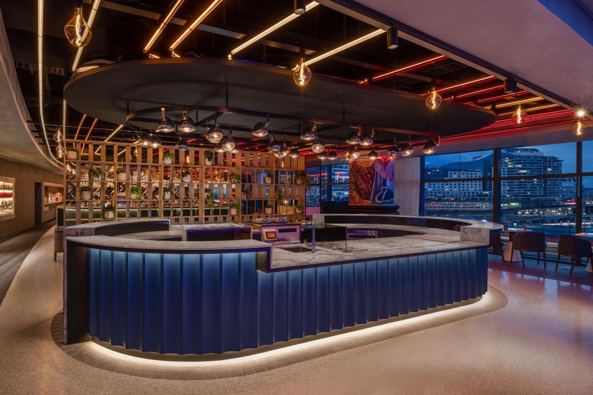 W Sydney 호텔 외부 사진 The bar at the Virgin Atlantic Clubhouse at London Heathrow Airport